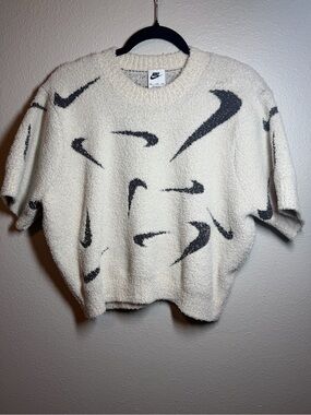 Nike Cream Bouclé Short-Sleeve Crewneck Sweater with Black Swoosh Print XXL